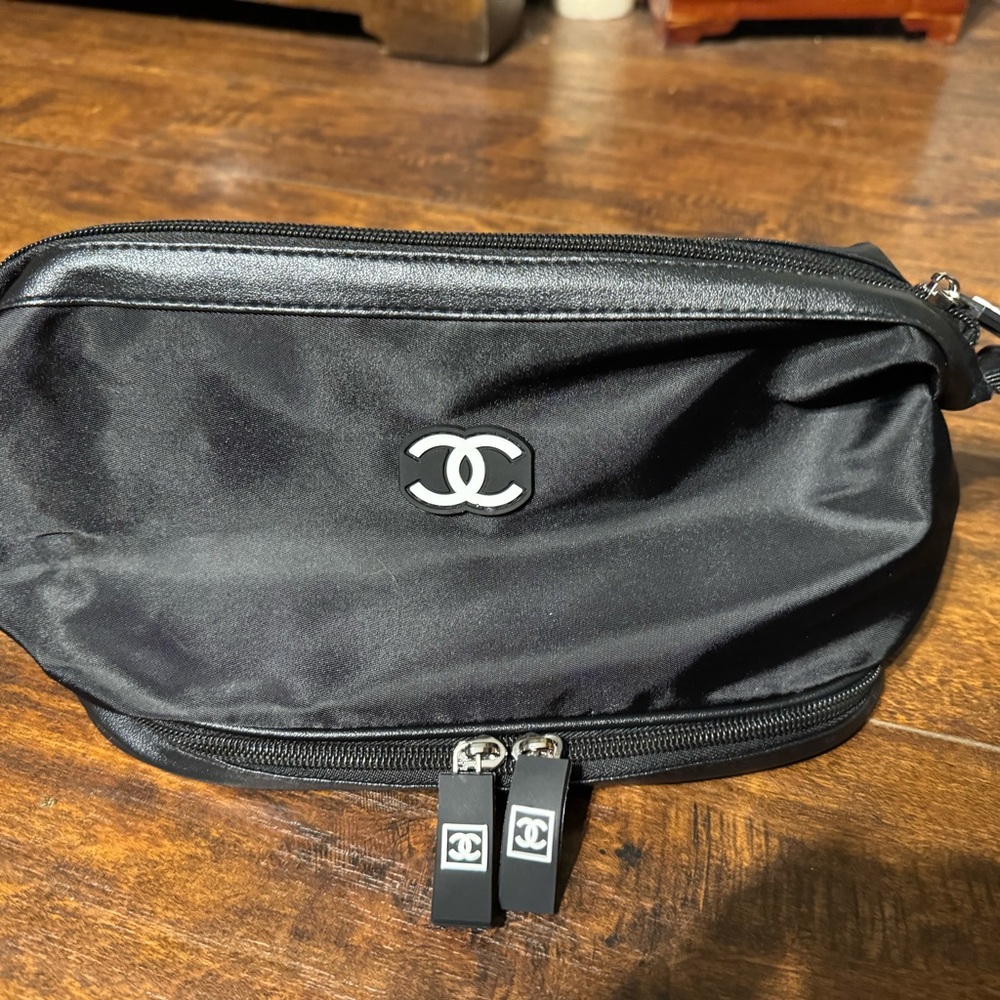 ✨NEW✨Chanel Makeup Bag